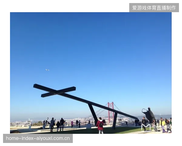 葡萄牙队采用中心辐射式后勤策略，以佛州为轴心往返休斯顿减少旅行消耗